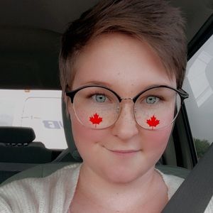Meet your Posher, Alexis